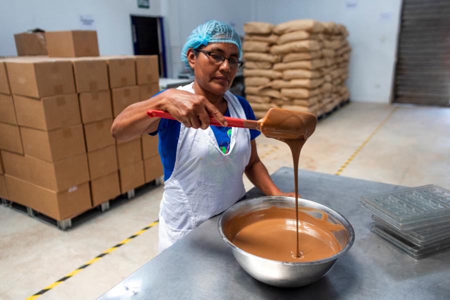 Los miembros de Allima están desarrollando productos innovadores, entre ellos un chocolate híbrido llamado macho.
